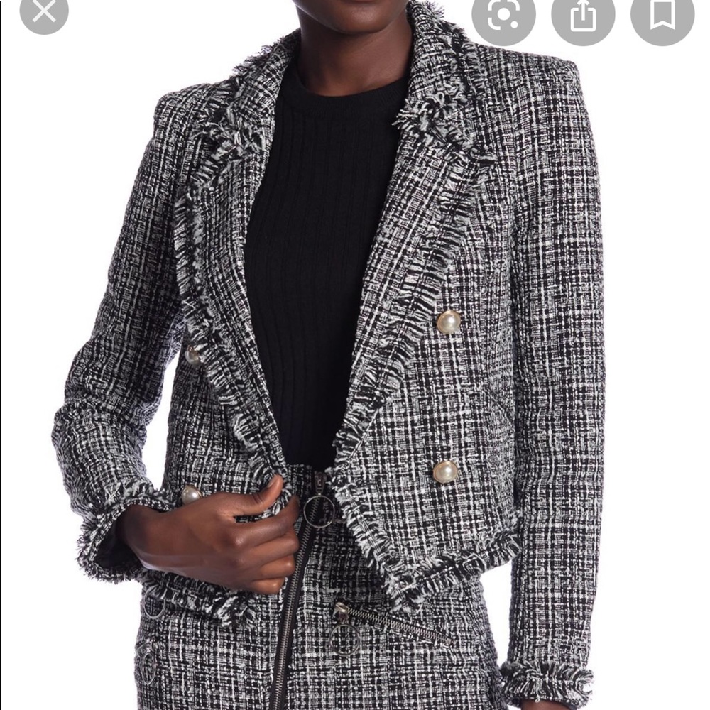 Romeo and Juliet Fray hem Pearl buttons blazer